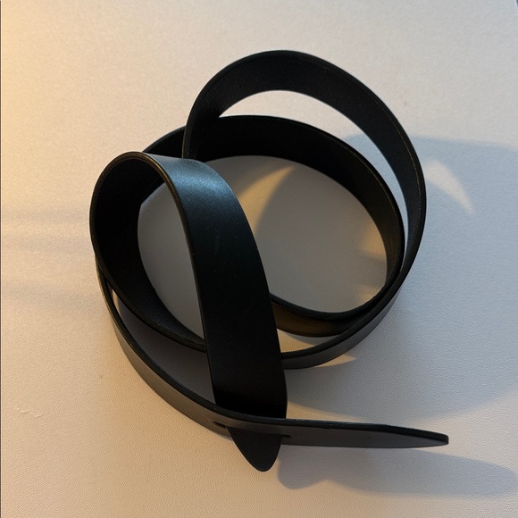 Authentic Isabel Marant Black Leather Belt S - Peg-In-Hole Closure Made in Italy - Picture 4 of 6